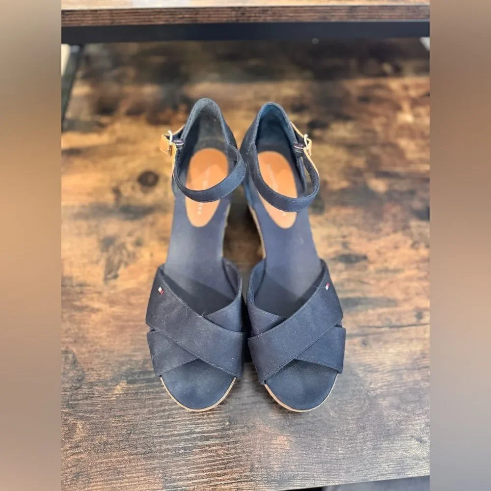 Tommy Hilfiger Women's Blue Wedge Sandals Size‎ 8.5